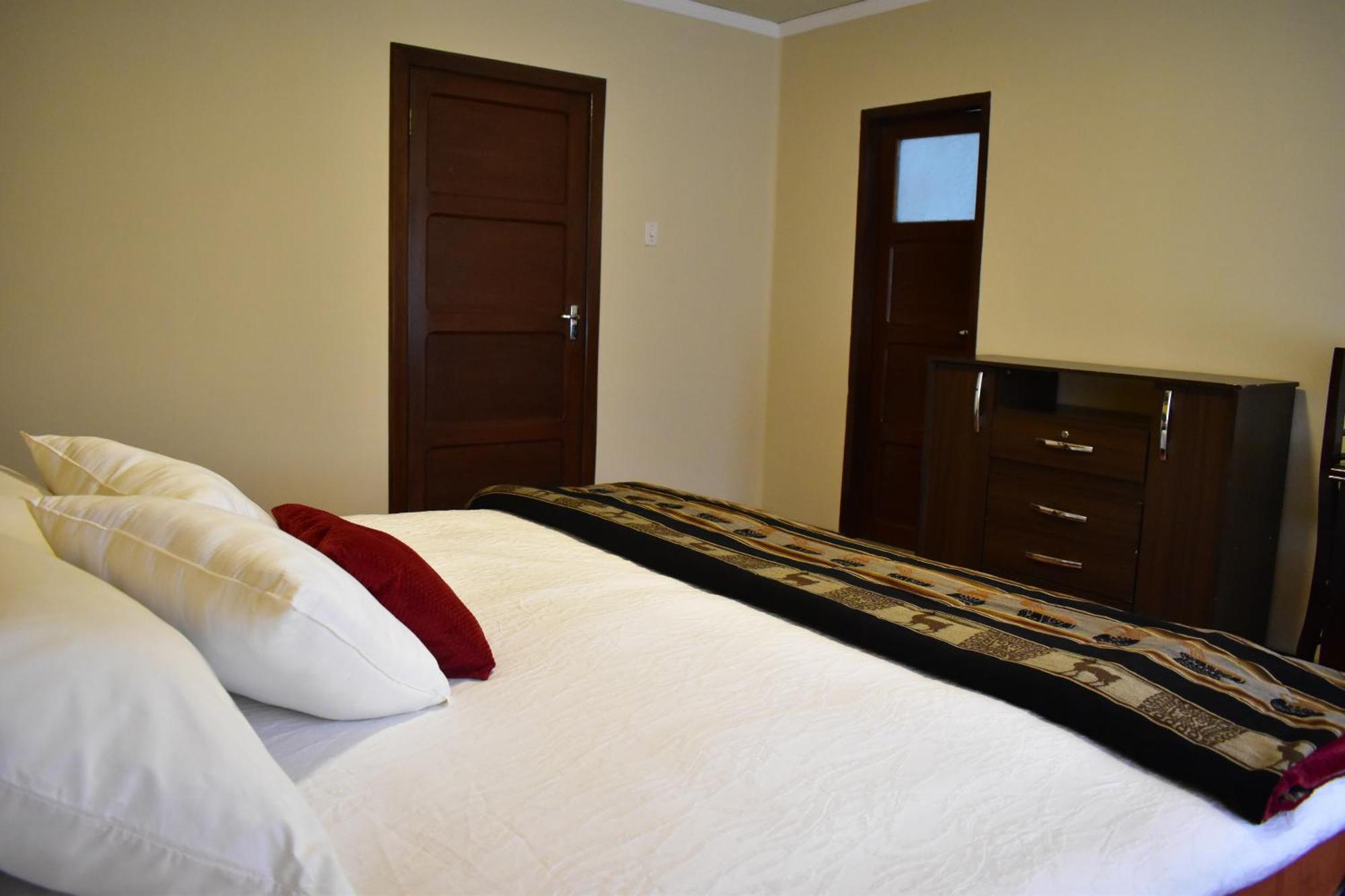 Hotel Raven La Paz Esterno foto